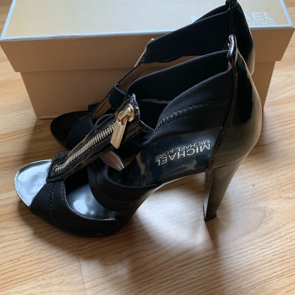 COPY - MK heels - Picture 1 of 5